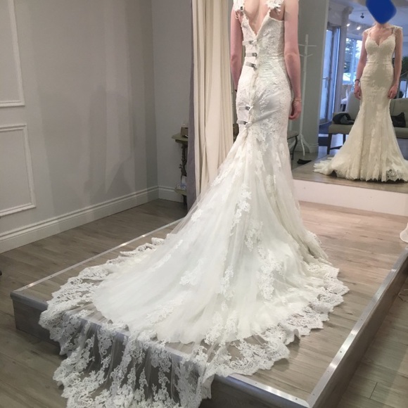 Kenneth Winston wedding dress - Picture 5 of 11